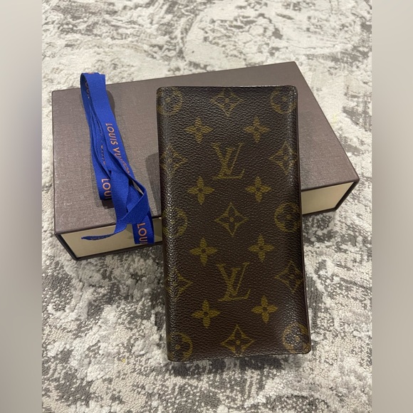 Louis Vuitton long wallet - Picture 1 of 10